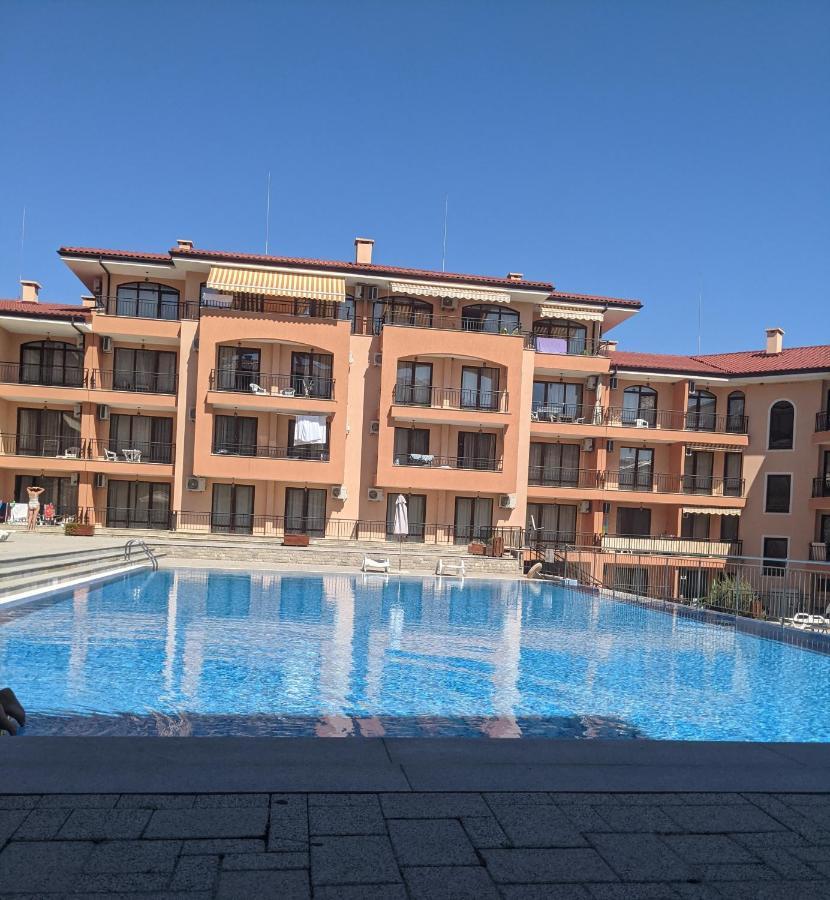 Sunny Star Dreams Condo W Prime Location, Pool, Sea View Szveti Vlasz Kültér fotó