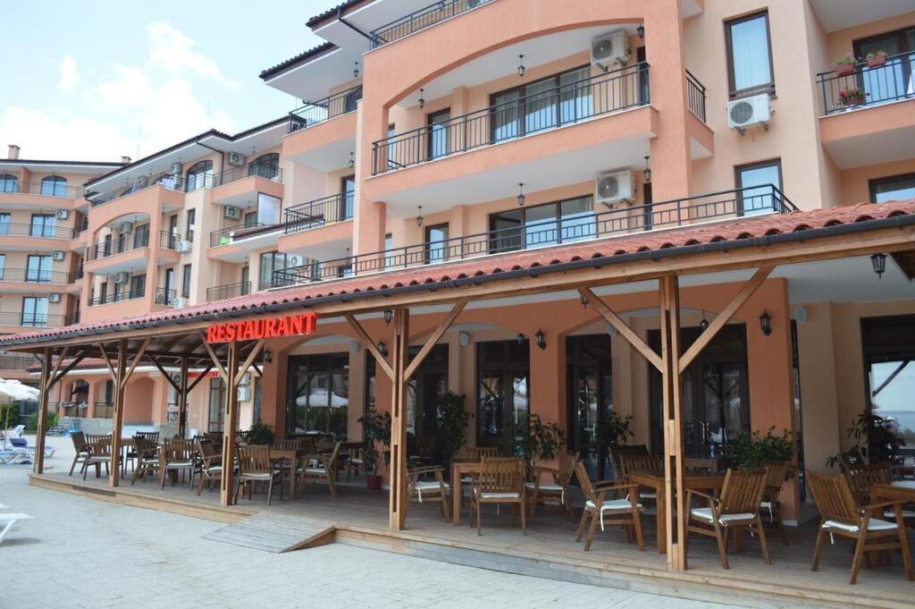 Sunny Star Dreams Condo W Prime Location, Pool, Sea View Szveti Vlasz Kültér fotó